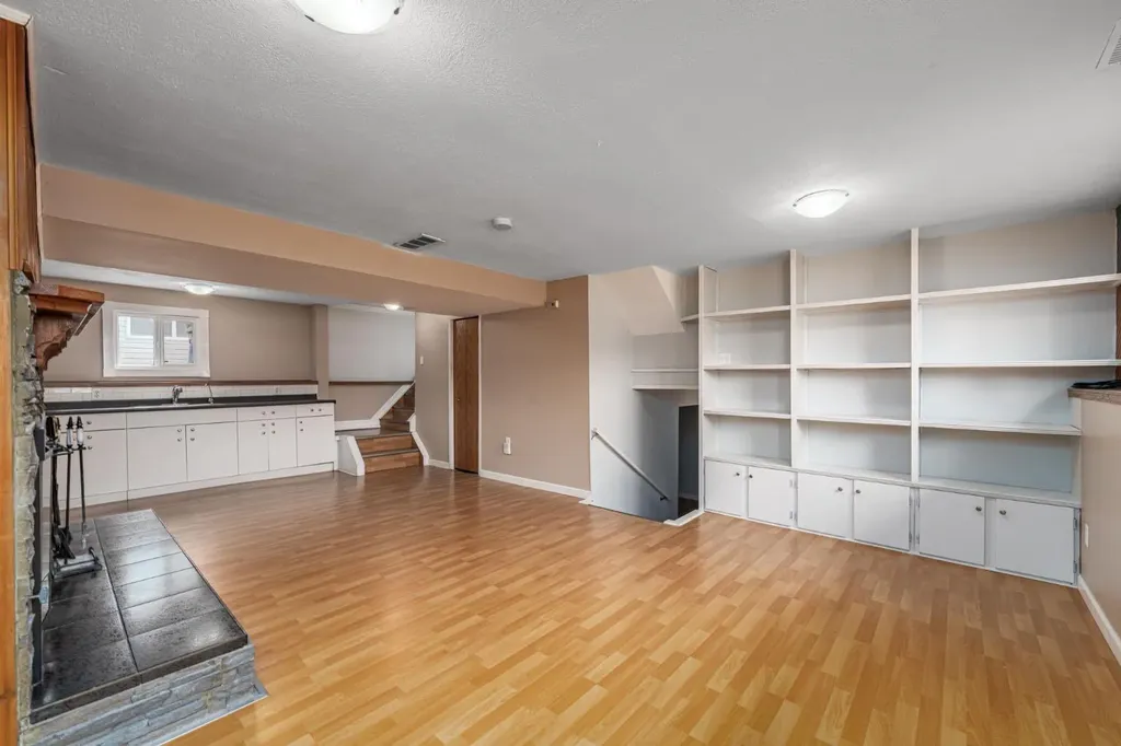 5207 5 Avenue SE Calgary AB T2A4X9