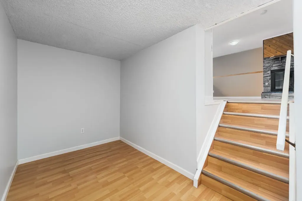 5207 5 Avenue SE Calgary AB T2A4X9