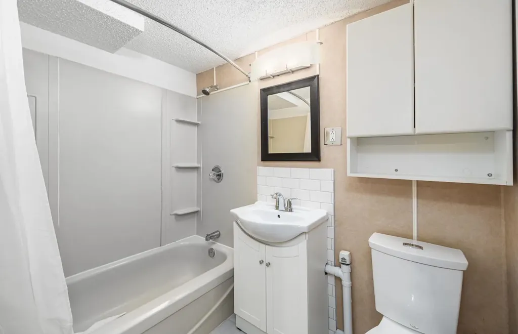5207 5 Avenue SE Calgary AB T2A4X9
