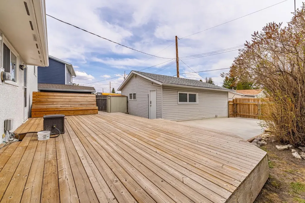 5207 5 Avenue SE Calgary AB T2A4X9