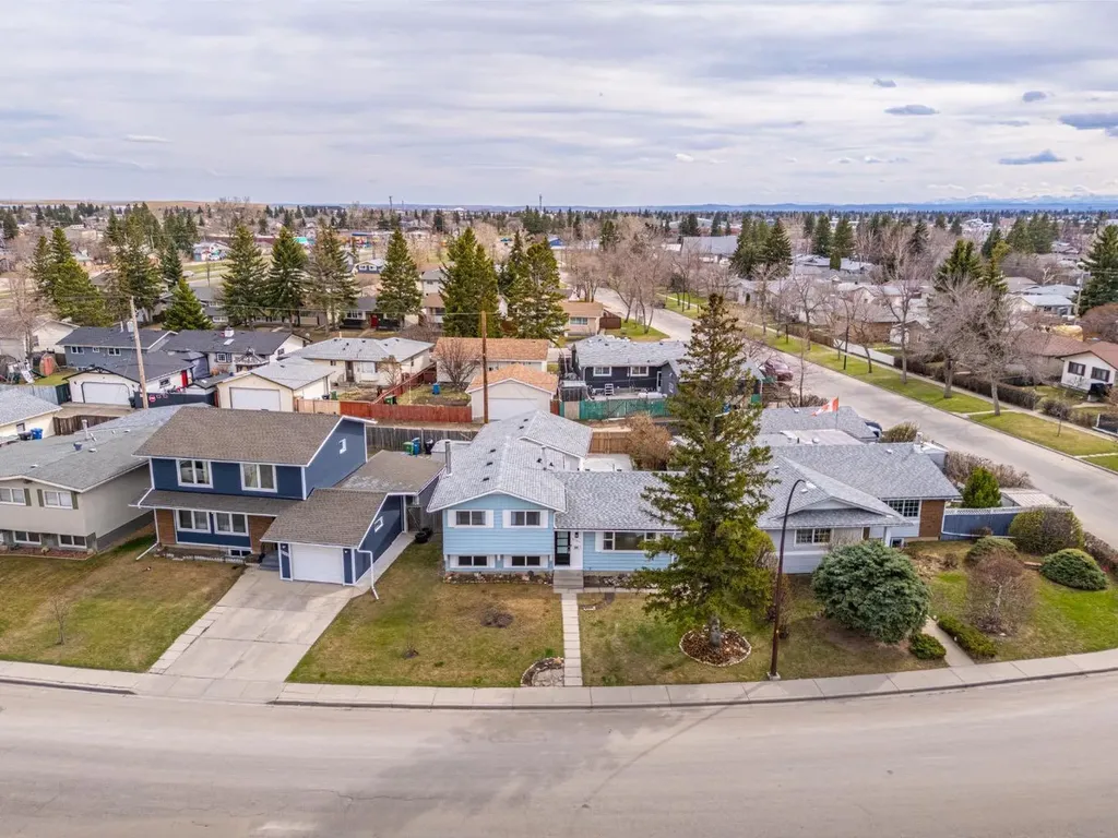 5207 5 Avenue SE Calgary AB T2A4X9