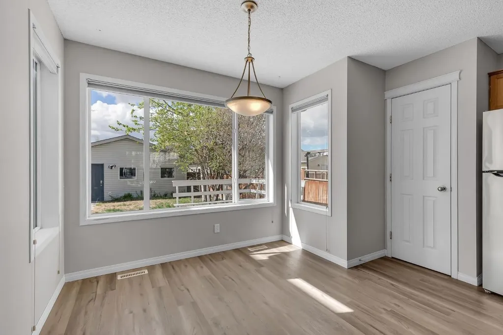 1813 Sagewood Link SW Airdrie AB T4B 3B3