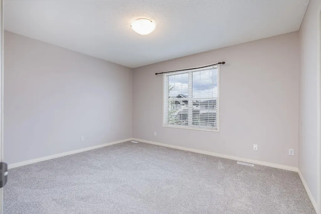1813 Sagewood Link SW Airdrie AB T4B 3B3