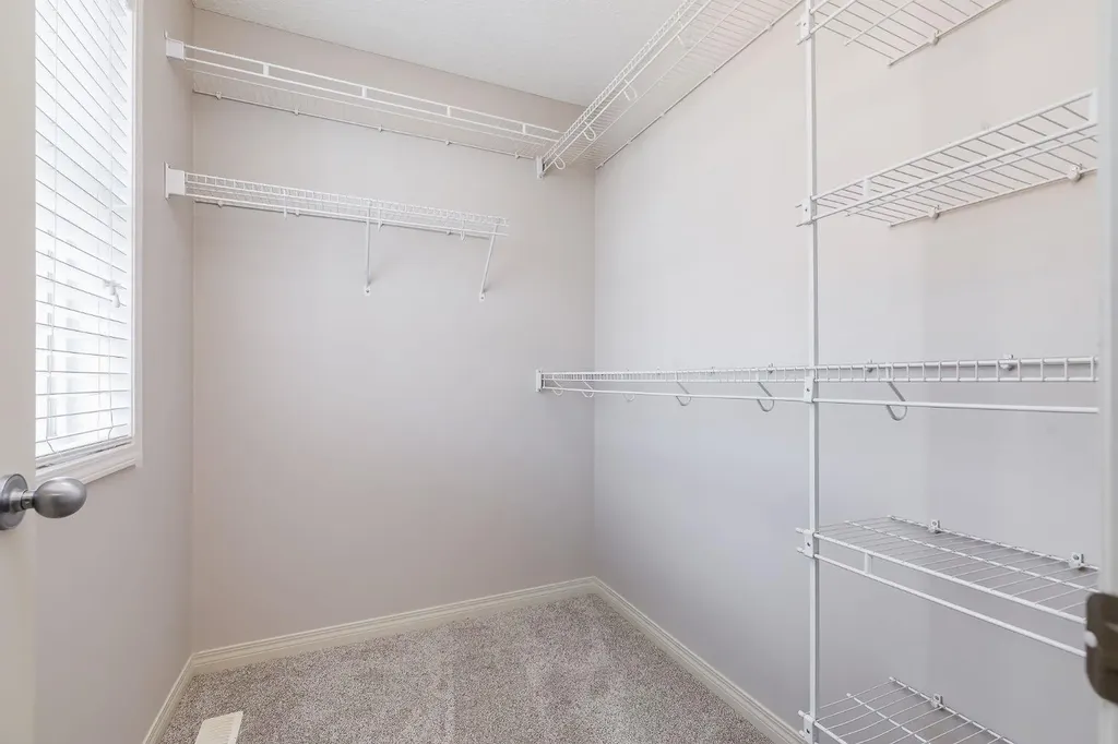 1813 Sagewood Link SW Airdrie AB T4B 3B3