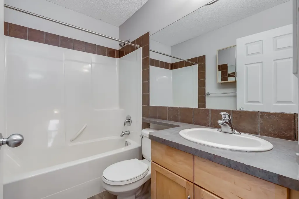 1813 Sagewood Link SW Airdrie AB T4B 3B3