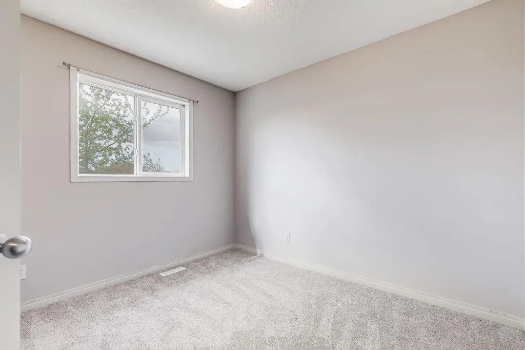 1813 Sagewood Link SW Airdrie AB T4B 3B3