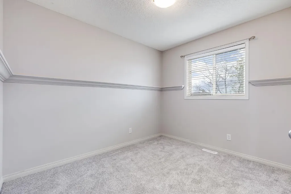 1813 Sagewood Link SW Airdrie AB T4B 3B3