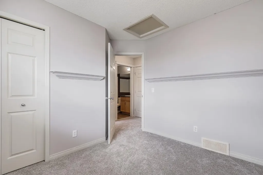 1813 Sagewood Link SW Airdrie AB T4B 3B3
