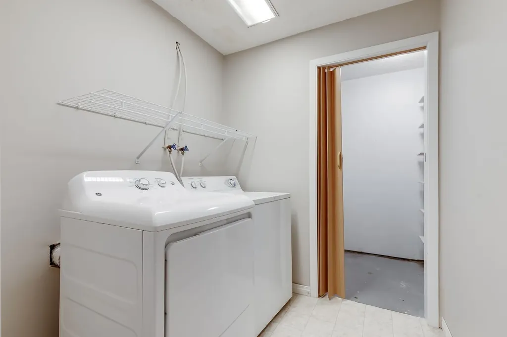 1813 Sagewood Link SW Airdrie AB T4B 3B3