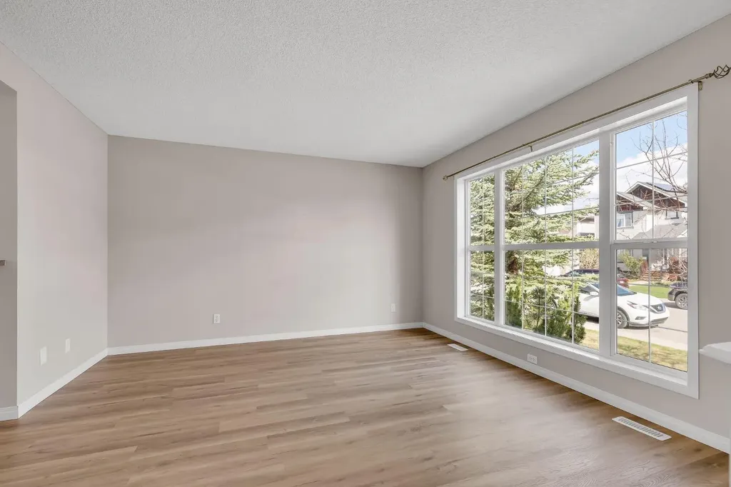 1813 Sagewood Link SW Airdrie AB T4B 3B3
