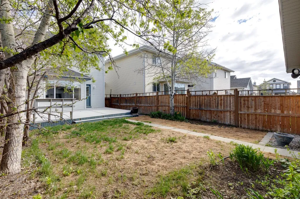 1813 Sagewood Link SW Airdrie AB T4B 3B3