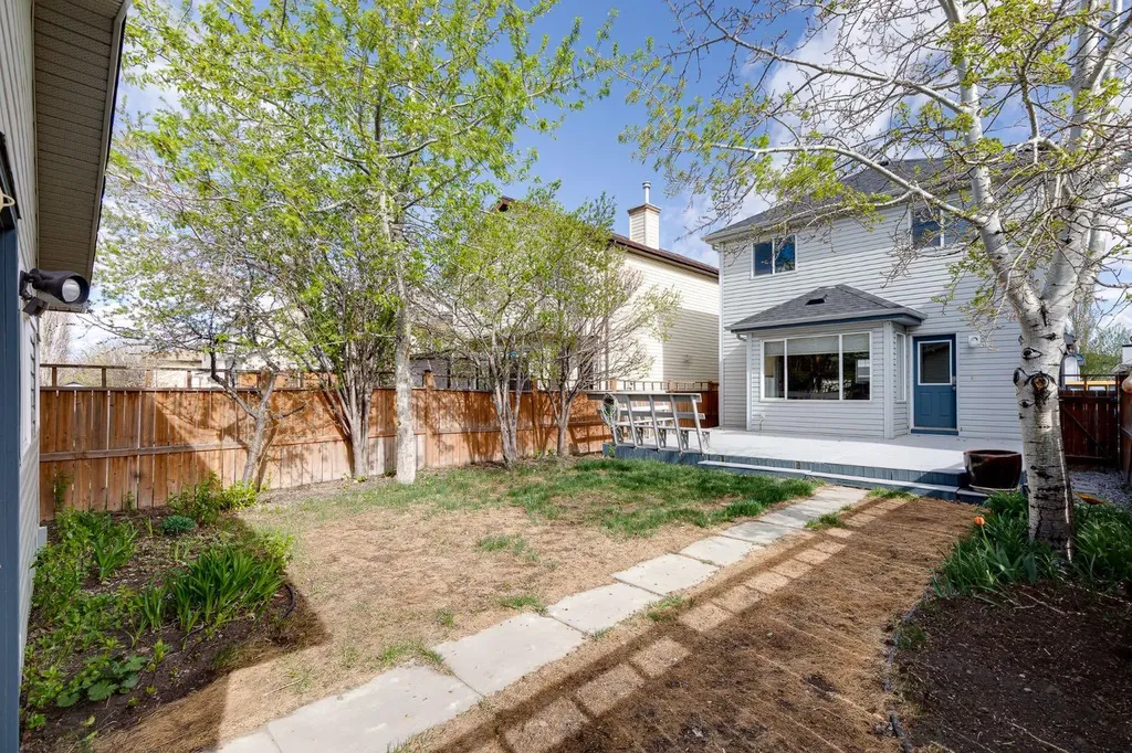 1813 Sagewood Link SW Airdrie AB T4B 3B3