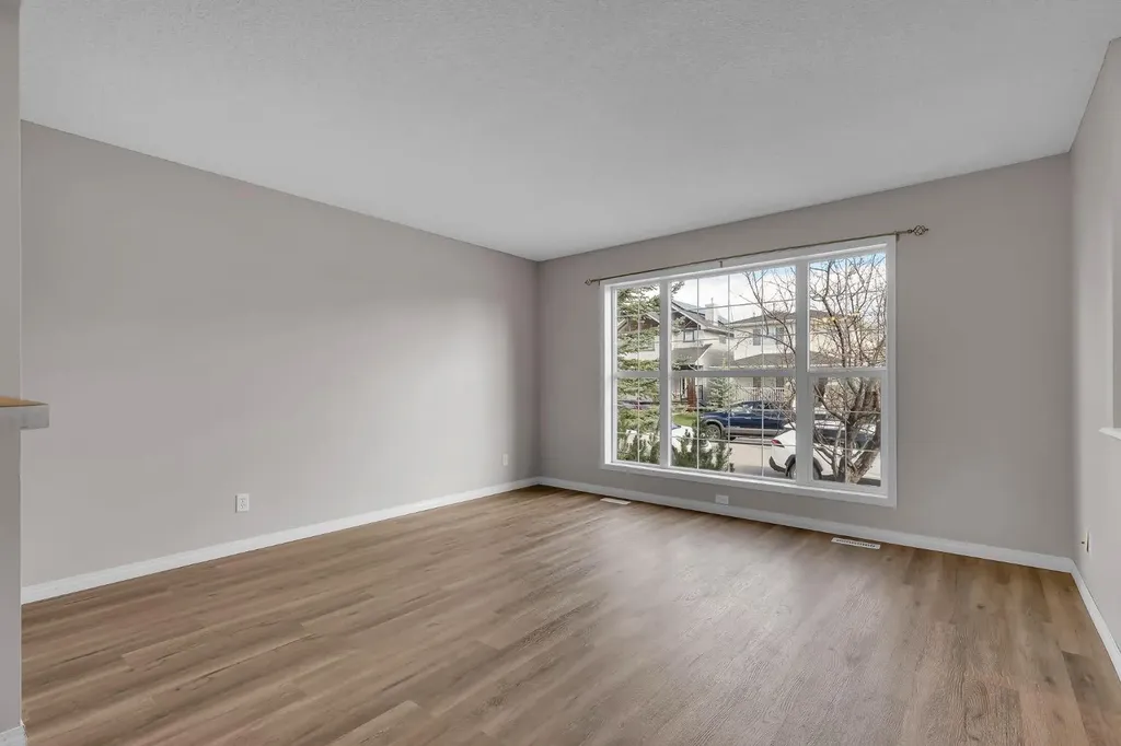 1813 Sagewood Link SW Airdrie AB T4B 3B3