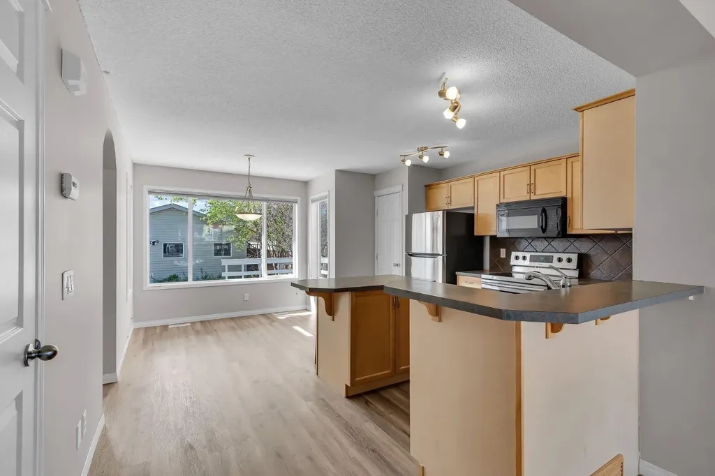 1813 Sagewood Link SW Airdrie AB T4B 3B3