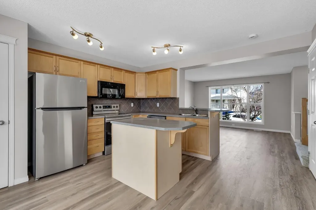 1813 Sagewood Link SW Airdrie AB T4B 3B3