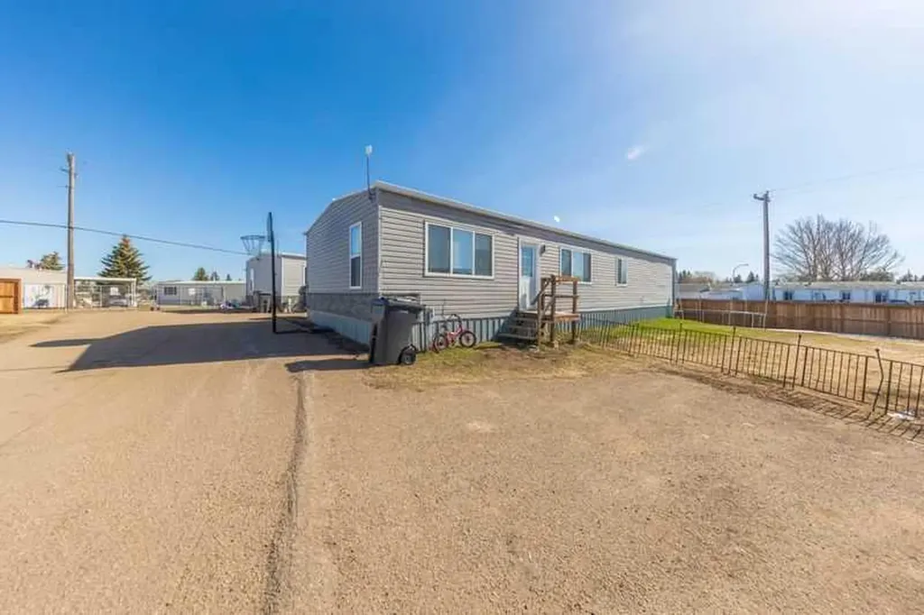 5308 57 Street Lloydminster AB T9V2A3