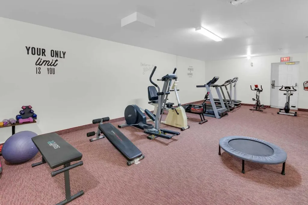 2831 Dovely Park SE Calgary AB T2B 3G3