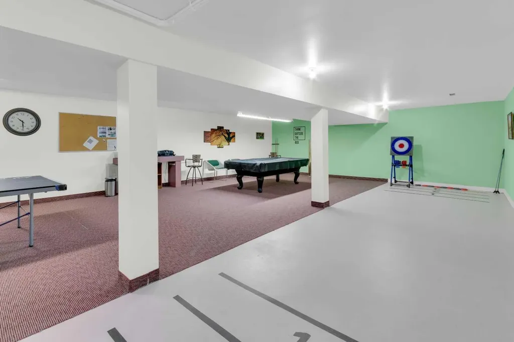 2831 Dovely Park SE Calgary AB T2B 3G3