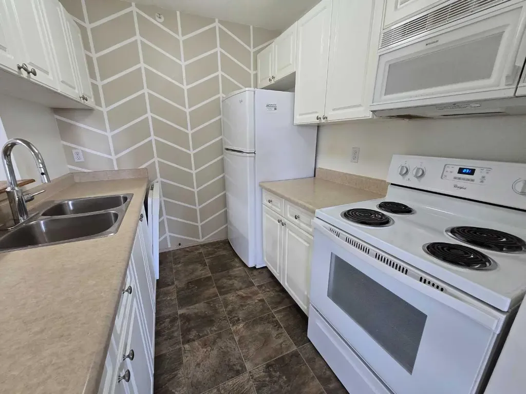 485 Red Crow Boulevard W Lethbridge AB T1K 7G6
