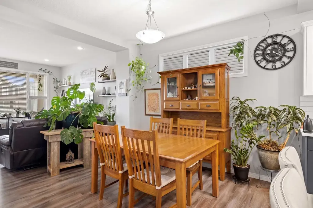 39 Heritage Boulevard Cochrane AB T4C 2M1