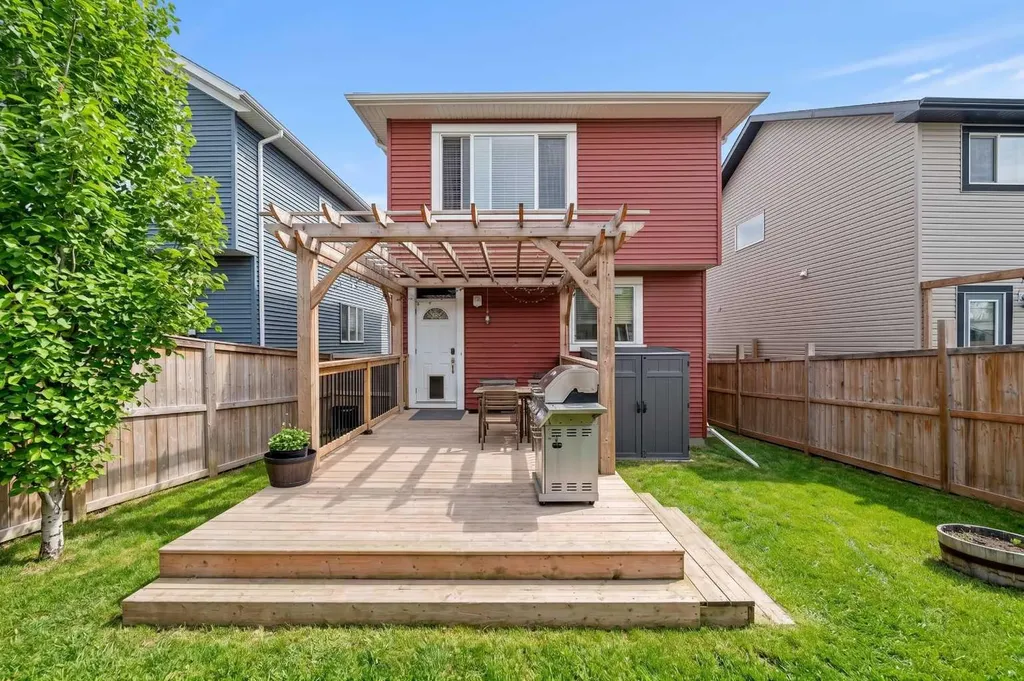 39 Heritage Boulevard Cochrane AB T4C 2M1