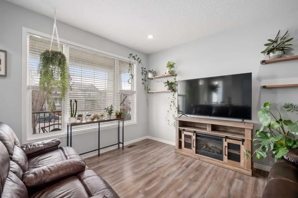 39 Heritage Boulevard Cochrane AB T4C 2M1