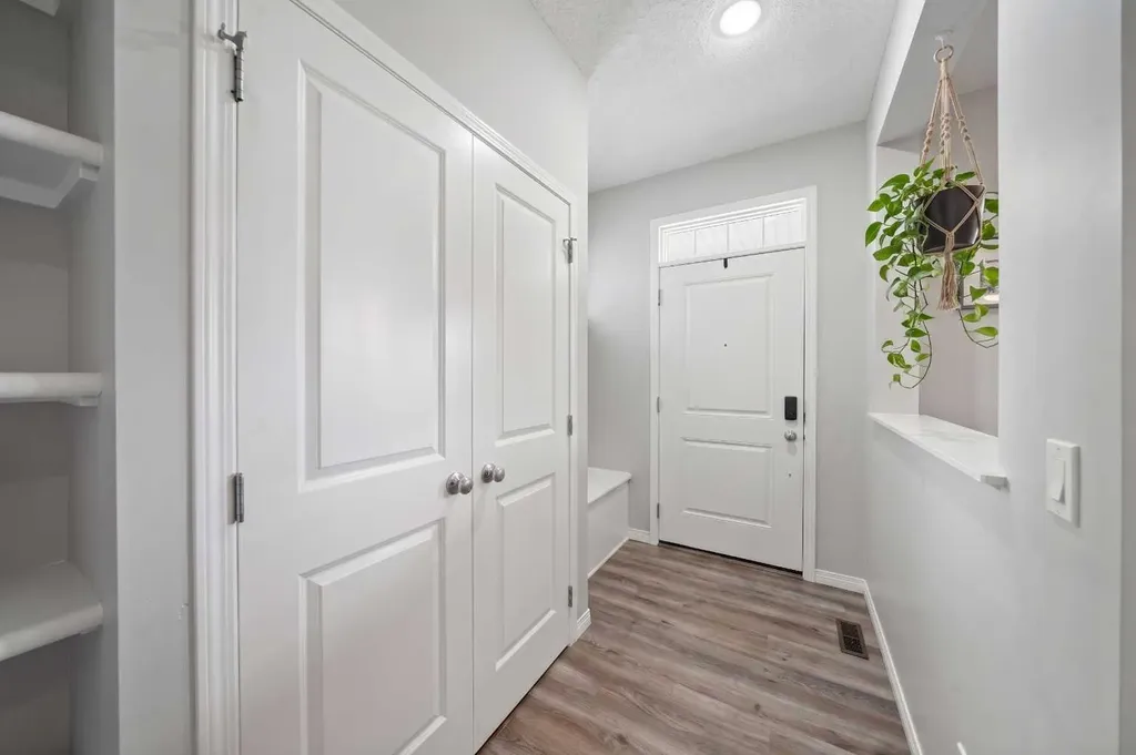 39 Heritage Boulevard Cochrane AB T4C 2M1