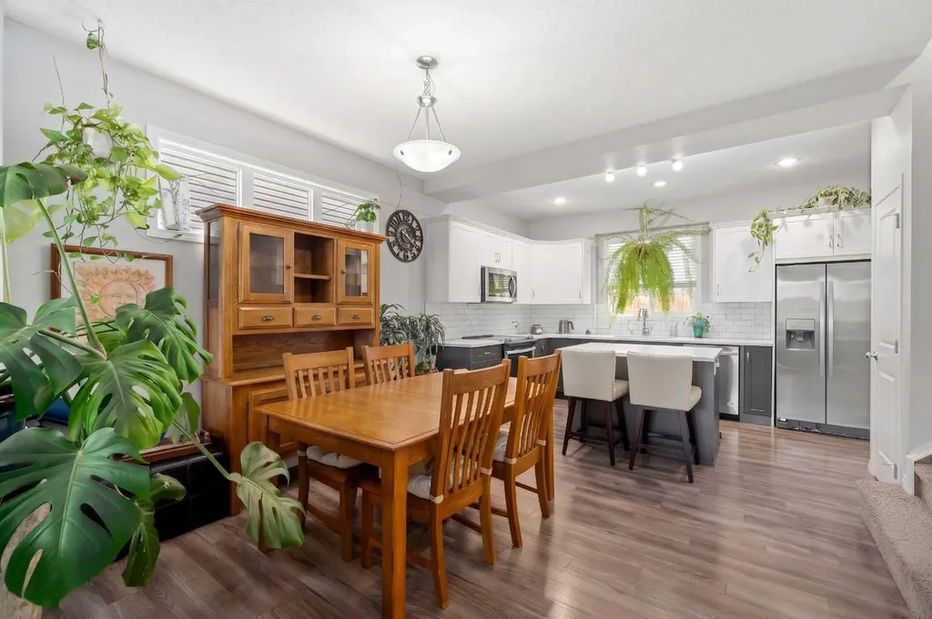 39 Heritage Boulevard Cochrane AB T4C 2M1