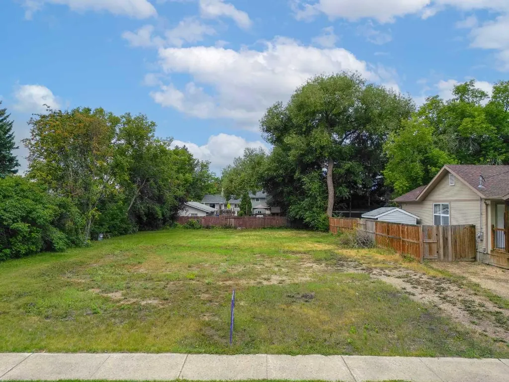 3512 43 Avenue Red Deer AB T4N 3B4