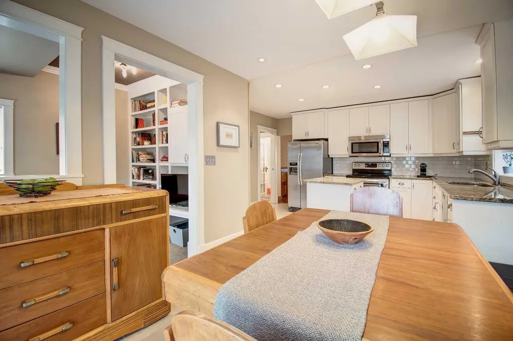 616 9 Avenue NE Calgary AB T2E 0W3