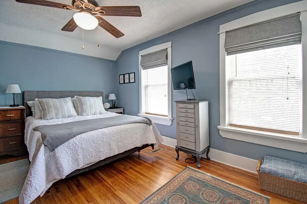 616 9 Avenue NE Calgary AB T2E 0W3