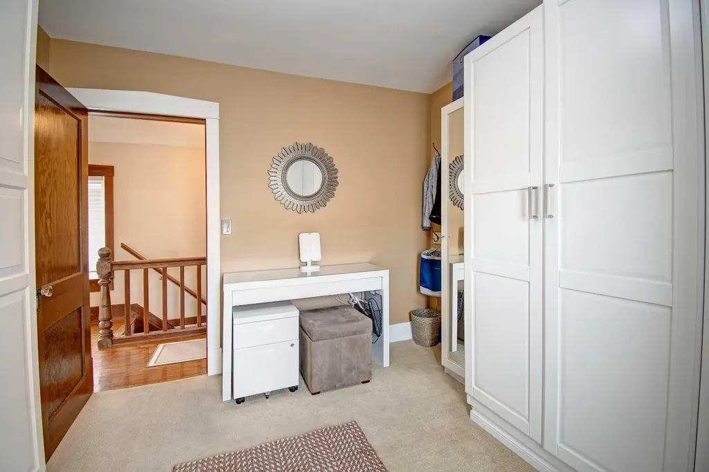 616 9 Avenue NE Calgary AB T2E 0W3