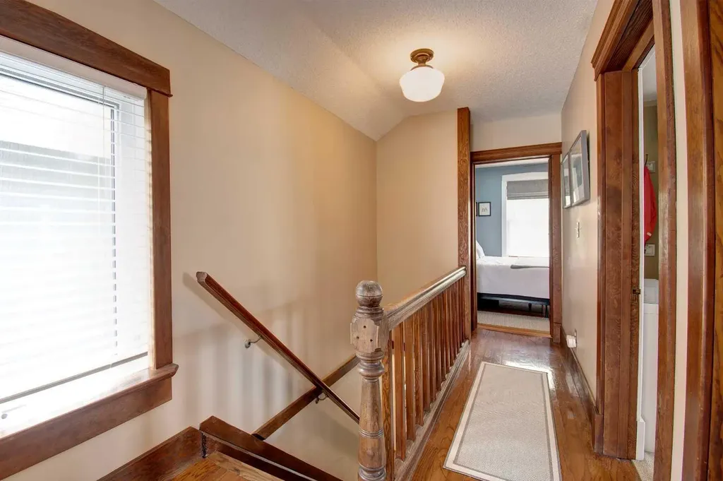 616 9 Avenue NE Calgary AB T2E 0W3