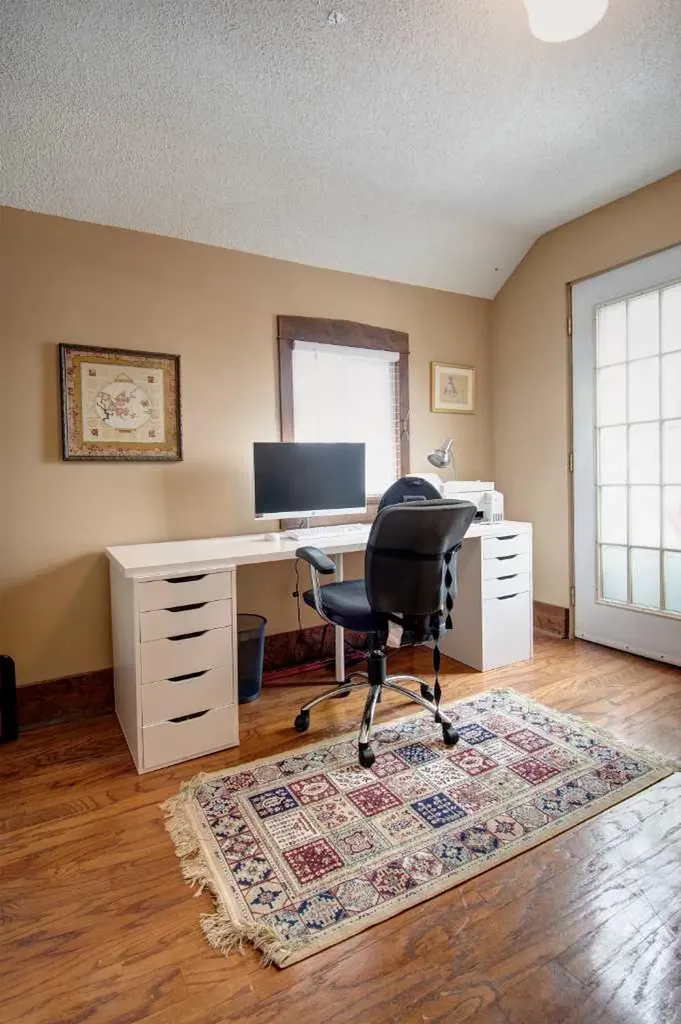 616 9 Avenue NE Calgary AB T2E 0W3