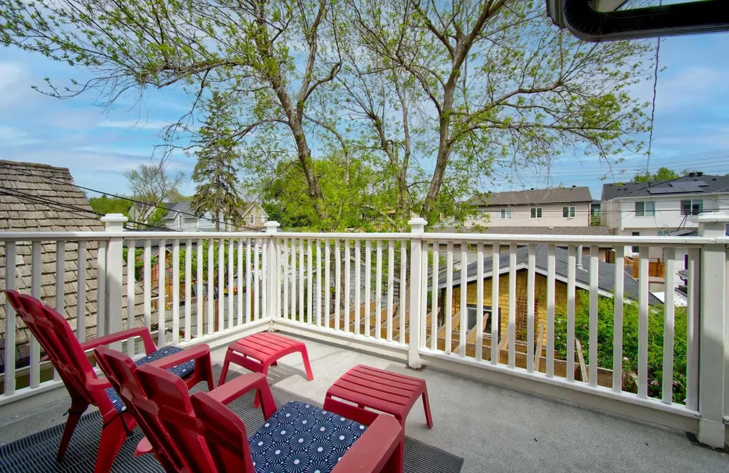 616 9 Avenue NE Calgary AB T2E 0W3