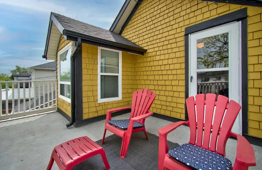 616 9 Avenue NE Calgary AB T2E 0W3