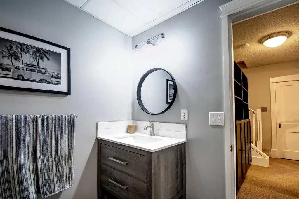 616 9 Avenue NE Calgary AB T2E 0W3