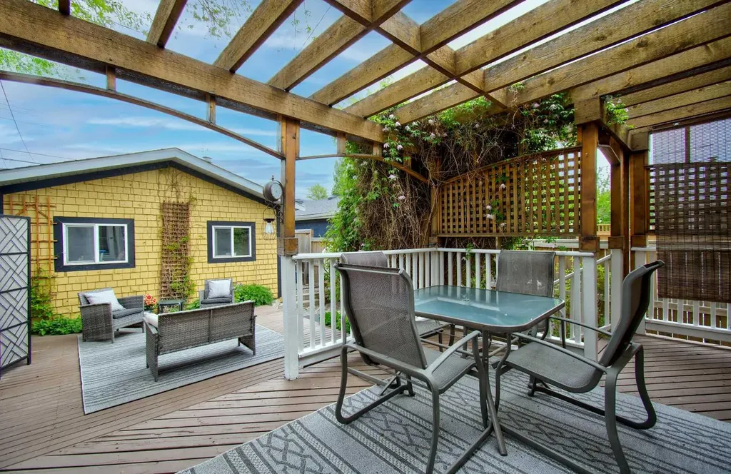 616 9 Avenue NE Calgary AB T2E 0W3
