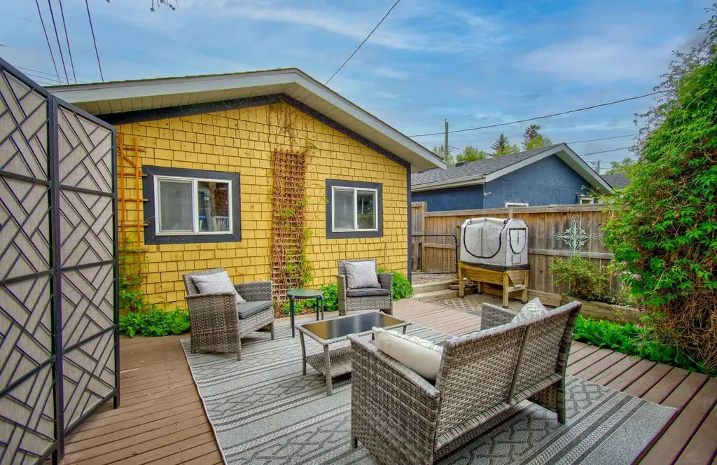 616 9 Avenue NE Calgary AB T2E 0W3