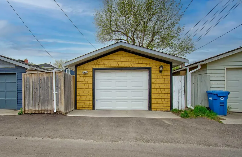 616 9 Avenue NE Calgary AB T2E 0W3