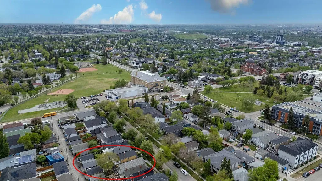 616 9 Avenue NE Calgary AB T2E 0W3