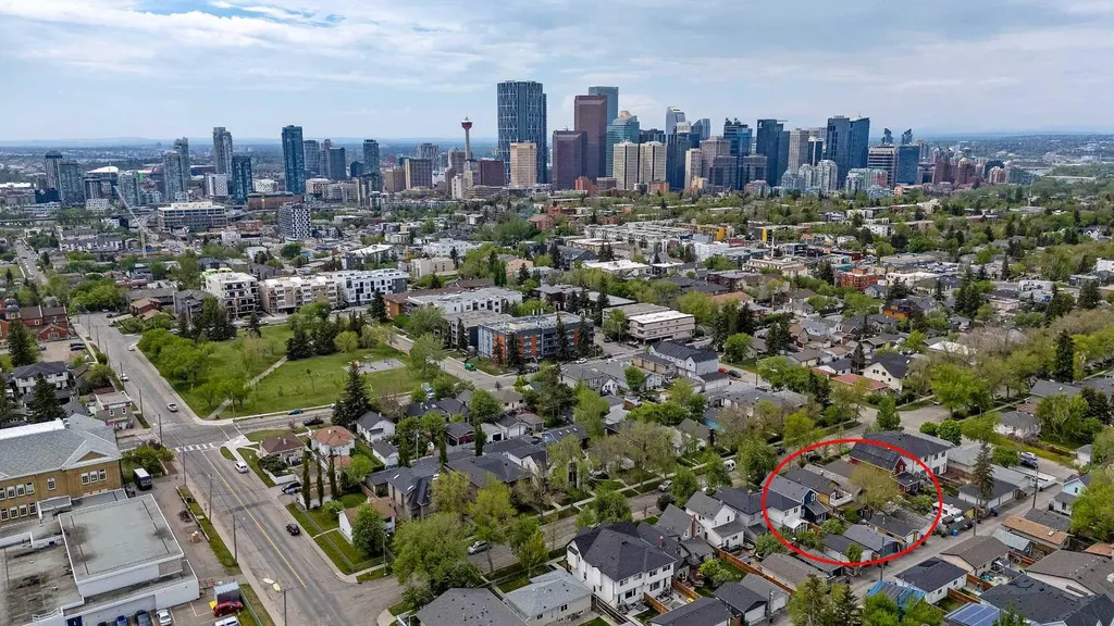 616 9 Avenue NE Calgary AB T2E 0W3