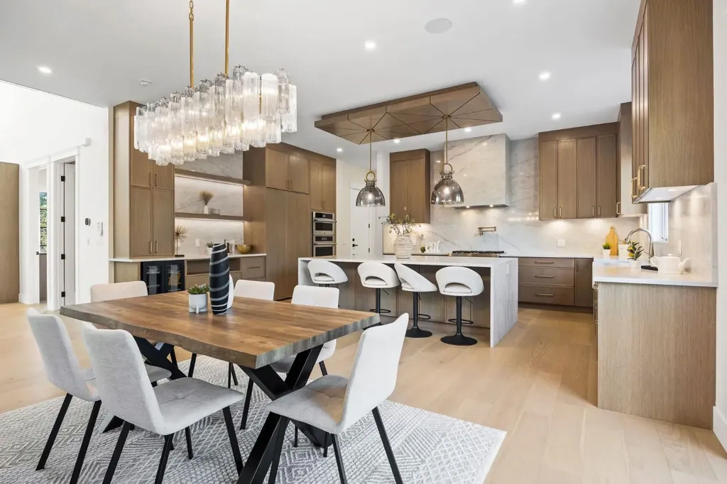 620 Varsity Estates Crescent NW Calgary AB T3B 3C3