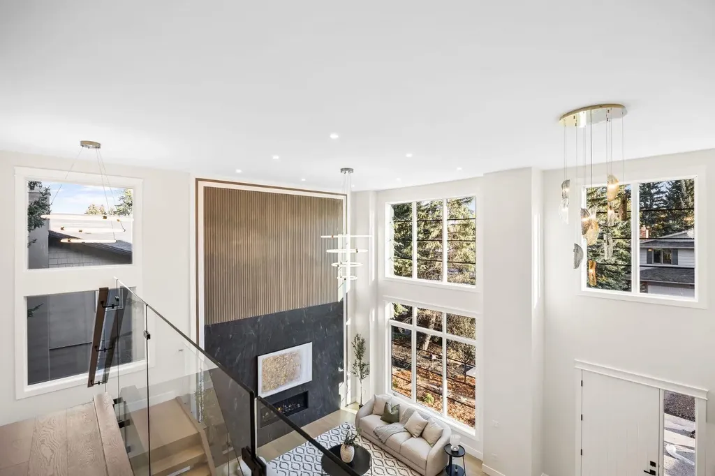 620 Varsity Estates Crescent NW Calgary AB T3B 3C3