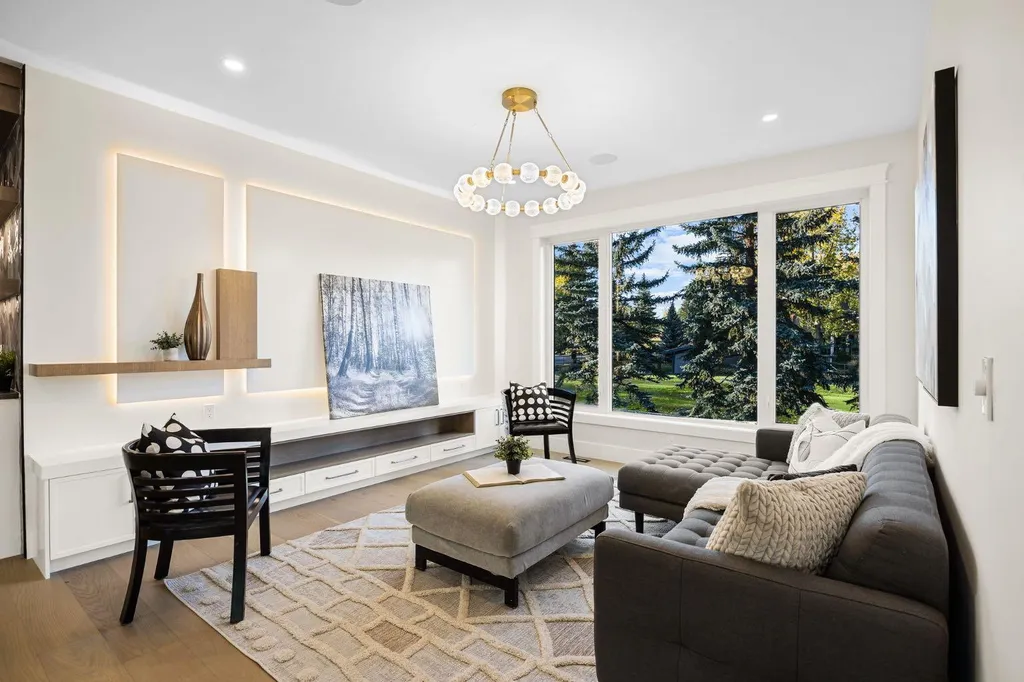 620 Varsity Estates Crescent NW Calgary AB T3B 3C3