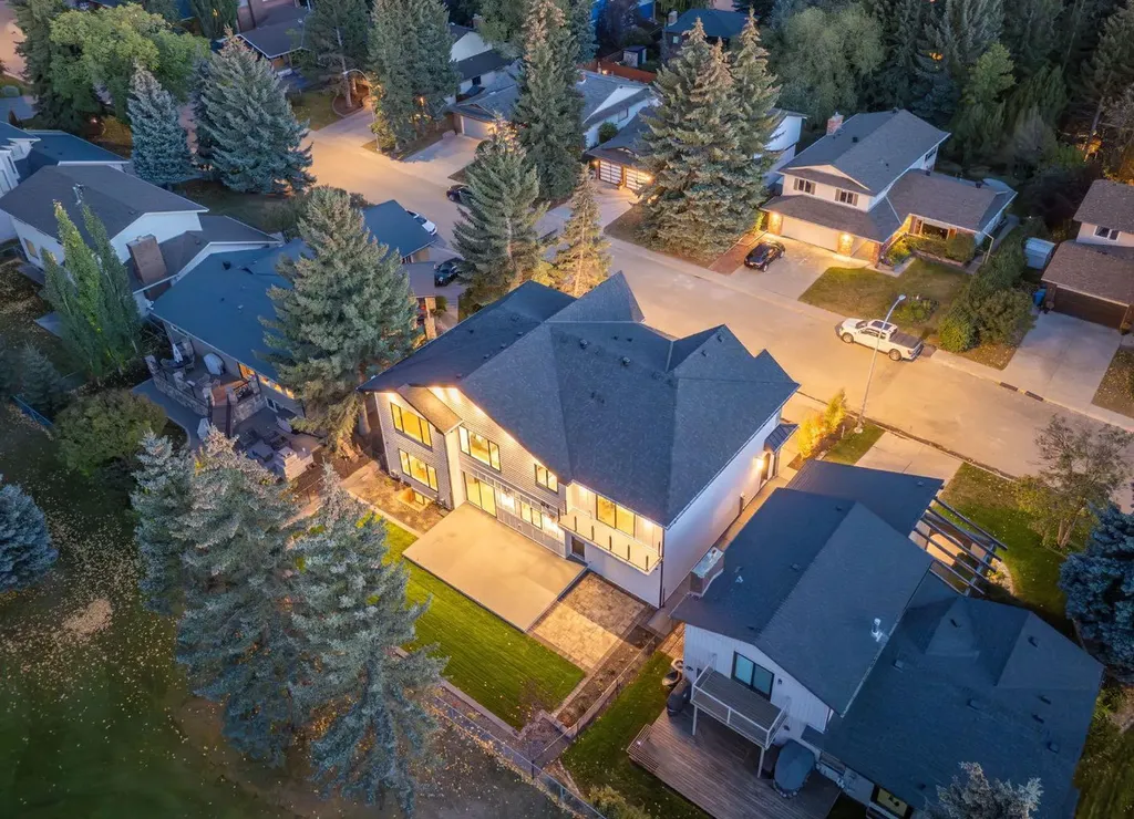 620 Varsity Estates Crescent NW Calgary AB T3B 3C3