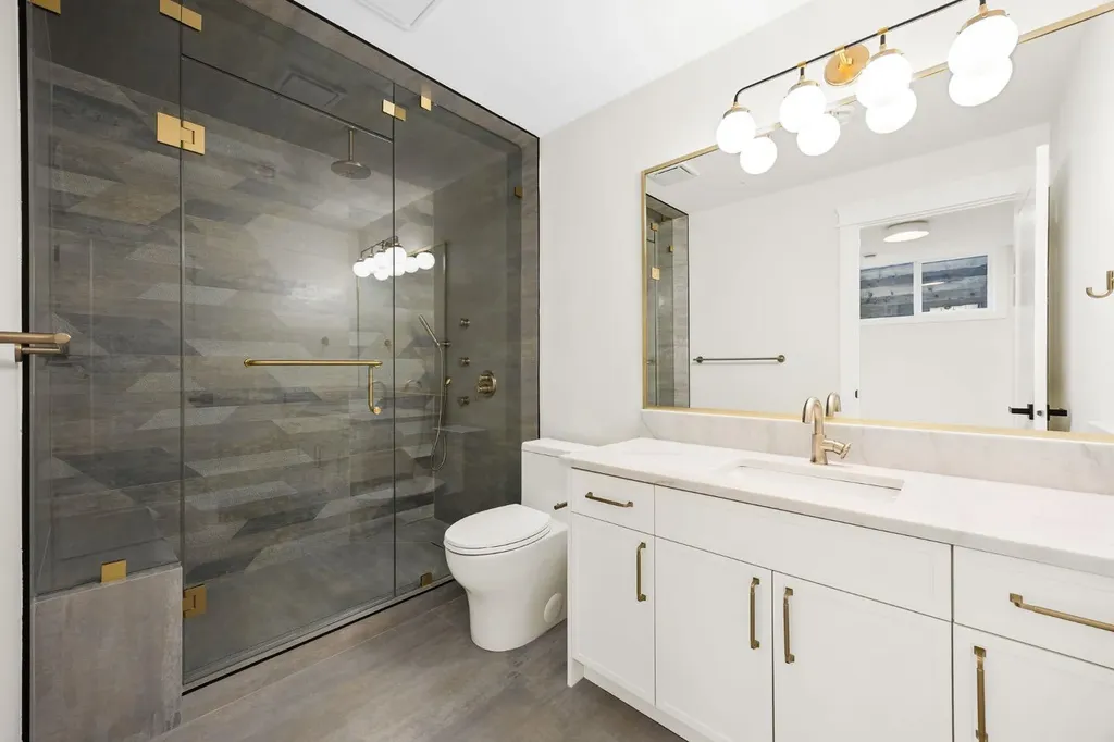 620 Varsity Estates Crescent NW Calgary AB T3B 3C3
