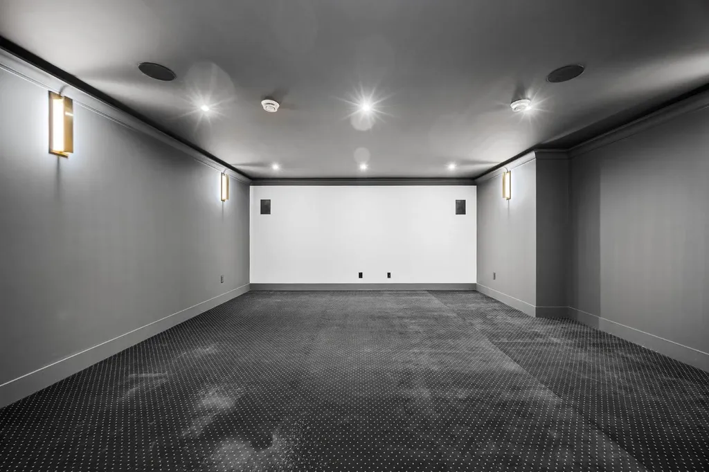 620 Varsity Estates Crescent NW Calgary AB T3B 3C3