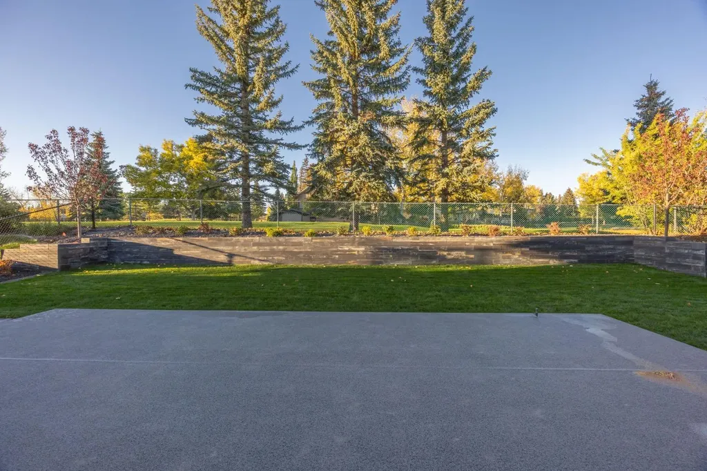 620 Varsity Estates Crescent NW Calgary AB T3B 3C3