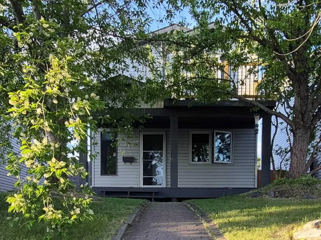 84 Abingdon Crescent NE Calgary AB T2A 6S3